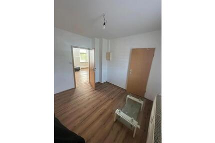 Wohnung mit 3Zimern zu vermiten mit Garten und Parkplatz für auto - Flöha