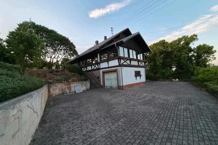 Großzügiges Einfamilienhaus mit vermieteter Einliegerwohnung - Ruschberg