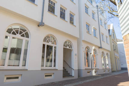 PURNHAGEN-IMMOBILIEN - Vegesack - gepflegte 3-Zimmer-Wohnung mit Dachterrasse und TG in Bestlage! - Bremen / Vegesack