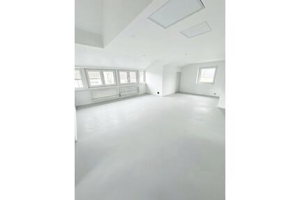 3 Zimmer Klimatisierte und kernsanierte DG Wohnung - Schorndorf