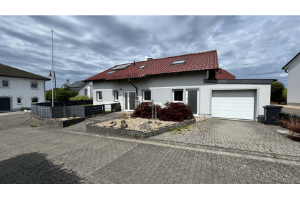 Haus zum Kaufen in Oberhonnefeld-Gierend 420.000,00 € 154 m²
