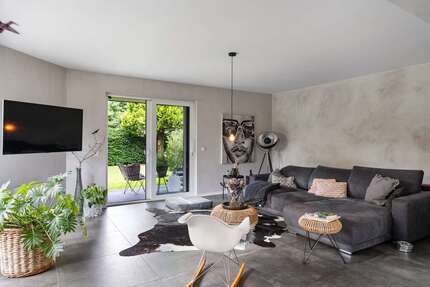 Haus zum Kaufen in Bad Lippspringe 599.000,00 € 144.34 m²