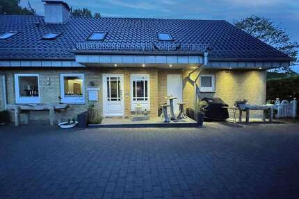 Haus zum Kaufen in Harrislee 696.000,00 € 250 m²