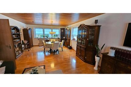 3 Zimmerwohnung - 900,00&nbsp;EUR Kaltmiete, ca.&nbsp; 100,00&nbsp;m&sup2; in Schwaig Bei Nürnberg (PLZ: 90571)