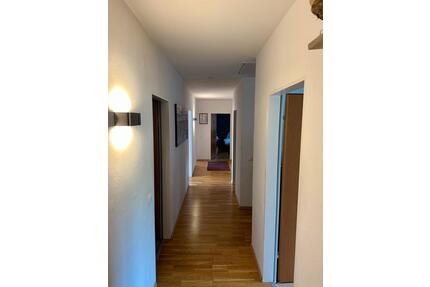 Großzügige 4,5 Zimmer-Wohnung mit Dachterrasse zur Miete - Polling