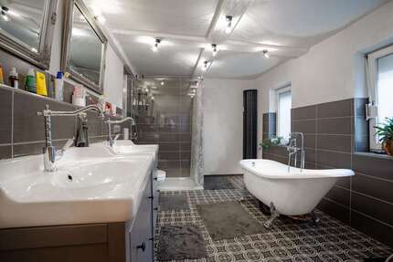 Haus zum Mieten in Waldkappel 1.100,00 € 130 m²