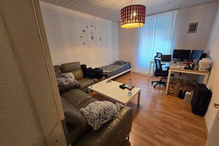 zentral gelegenen 2-Zi-Wohnung mit EBK und Garage - Schweinfurt Innenstadt