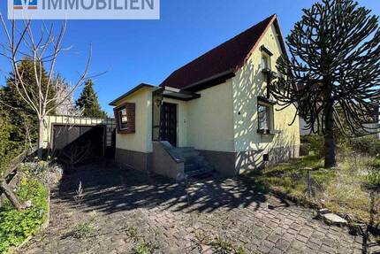 Einfamilienhaus mit Garten, Garage, Pool in toller Wohnlage - Oschersleben