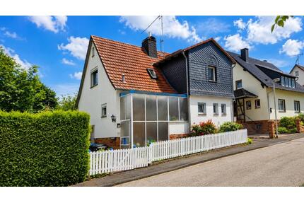 Einfamilienhaus mit Wintergarten in ruhiger Lage - 239.000,- € VB - Wetter (Hessen)