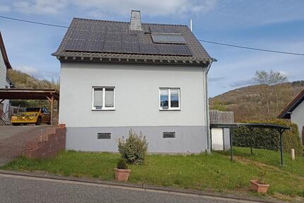 Freistehendes Einfamilienhaus mit großem Grundstück - Nonnweiler