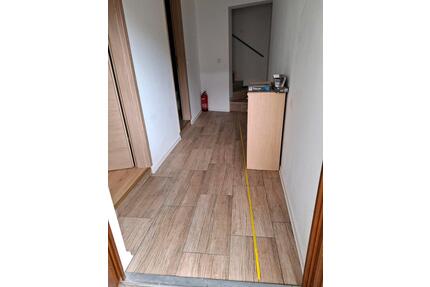 Ich miete eine Wohnung. - 850,00&nbsp;EUR Kaltmiete, ca.&nbsp; 75,00&nbsp;m&sup2; in Euerbach (PLZ: 97502)