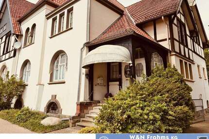 Haus zum Kaufen in Wietze 270.000,00 € 250 m²