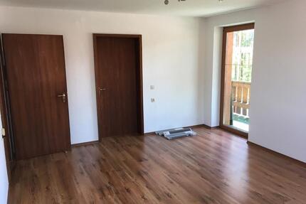 Helle 2-Zi-Wohnung mit Südbalkon in BurkatshofenStiefenhofen