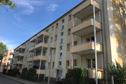 Attraktive 2-Zimmer-Wohnung mit Balkon - gute Anbindung, kurze Wege - Merseburg