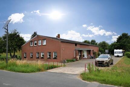 MFH in Nordseenähe mit viel Platz für Vermietung oder Eigennutzung - Friedrichskoog