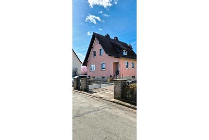 Einfamilienhaus mit Potenzial - 260.000,00&nbsp;EUR Kaufpreis, ca.&nbsp; 100,00&nbsp;m&sup2; in Weitramsdorf (PLZ: 96479)