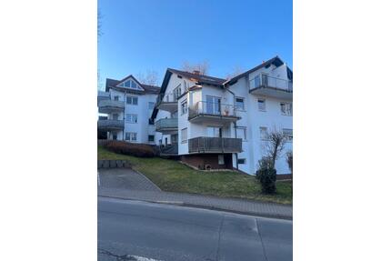 Dachgeschosswohnung mit Balkon und Blick ins Grüne zu vermieten - Marburg Marbach