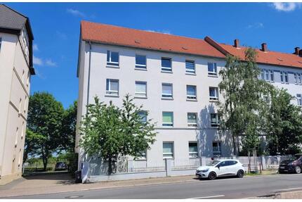 Schöne 4-Raumwohnung mit Einbauküche und Stellplatz in Gotha Ost
