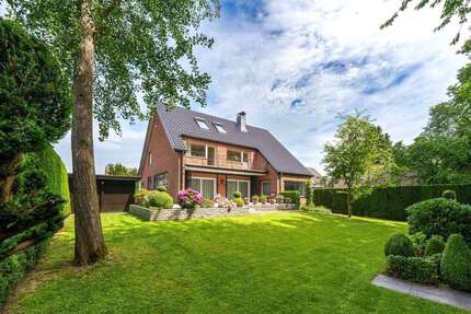 Haus zum Kaufen in Neuss 949.000,00 € 219.77 m²