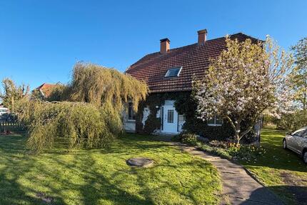 Charmantes Einfamilienhaus mit großem Garten - Jade