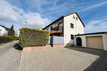 Renovierte Doppelhaushälfte in beliebter Lage - Crailsheim