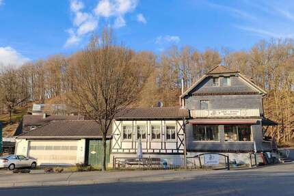 Haus zum Kaufen in Nümbrecht 329.000,00 € 260 m²