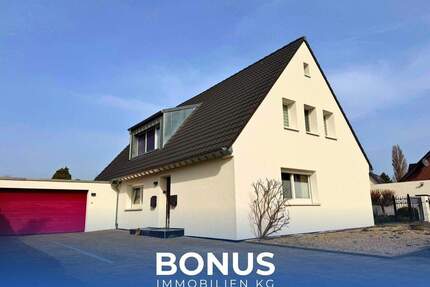 Gepflegtes Einfamilienhaus mit großem Gartengrundstück: Modernisiert, vielseitig und ruhig! - Krefeld Fischeln