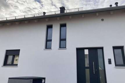 Haus zum Mieten in Biberbach 2.600,00 € 177 m²