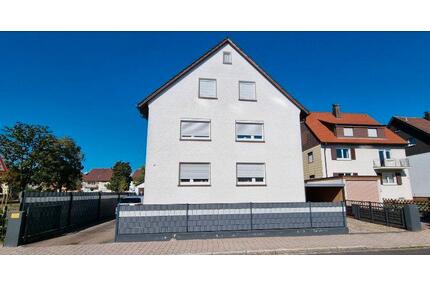 Freistehendes Mehrfamilienhaus mit Garten, großer Garage, Carport - Uhingen