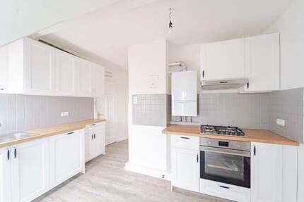 Im Herzen Lübecks: Altbau-Charme & Atelier-Flair, 4-Z-DG mit neuer EBK