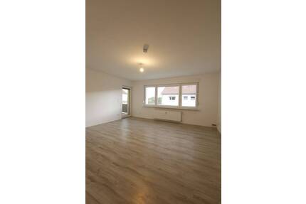 Frisch renovierte 3-Zimmer-Wohnung mit Balkon! - Helmstedt_Kreis Emmerstedt