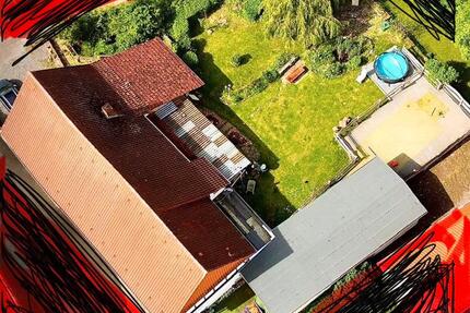 Haus mit zwei Wohnbereichen und Pferdestall in ruhiger Lage - Hofgeismar