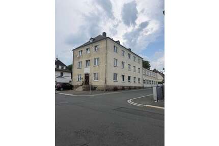 Haus zum Kaufen in Helmbrechts 190.000,00 € 655 m²