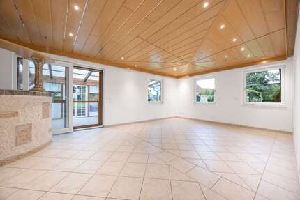 Haus zum Mieten in Volkenschwand 1.600,00 € 140.47 m²