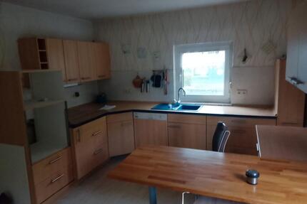 ein: Ruhige 2-Zimmer-Wohnung (60 m²) mit Einbauküche & Garten-Opt - Bad Hersfeld