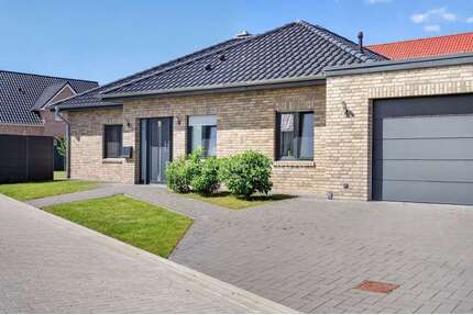 Haus zum Kaufen in Weener 399.900,00 € 135.89 m²
