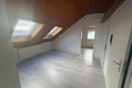 Dachwohnung - 480,00&nbsp;EUR Kaltmiete, ca.&nbsp; 50,00&nbsp;m&sup2; in Durlangen (PLZ: 73568)