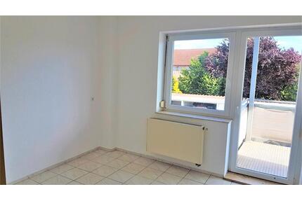 4 Zimmer Wohnung schön, hell, zentrumsnah, ruhige Lage, sparsam - Oettingen in Bayern