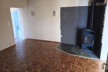 Eigentumswohnung 5 Zimmer 117 m² ca. 400 m² Wohn und Nutzfläche - Ketsch