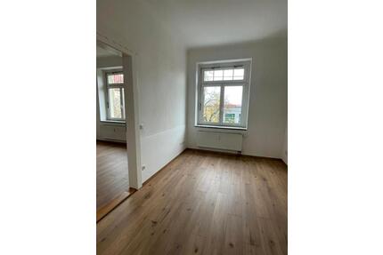 4 Zi. Küche, Bad, Flur, Terrasse, 90qm in 08393 Meerane