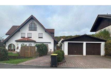 Gepflegtes Zweifamilienhaus zuzüglich Einliegerwohnung in idyllischer Lage - Hofbieber Langenbieber