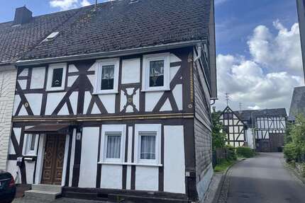 Haus zum Kaufen in Burbach 69.000,00 € 99 m²