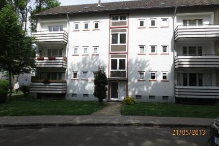 2-Zimmer-Wohnung mit Balkon! - 440,00&nbsp;EUR Kaltmiete, ca.&nbsp; 46,62&nbsp;m&sup2; in Essen (PLZ: 45357) Stadtbezirk IV