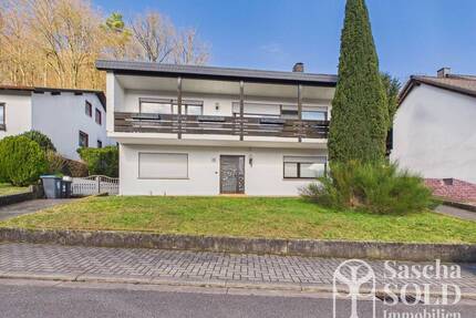 Großes Einfamilienhaus in begehrter Lage von Oberwürzbach, St. Ingbert mit Terrasse und Südbalkon - Sankt Ingbert