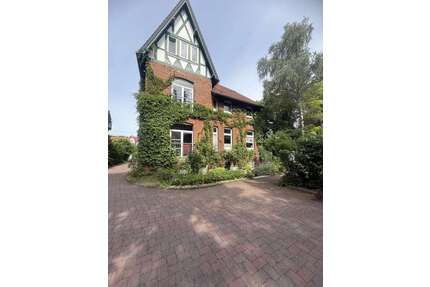 Haus zum Kaufen in Lüneburg 1.150.000,00 € 588.56 m²