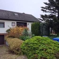 Geräumiges günstiges und gepflegtes 9-Raum-Einfamilienhaus - Ellerstadt