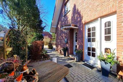 Wohnung zum Kaufen in Neuenhagen 339.000,00 € 100.21 m²