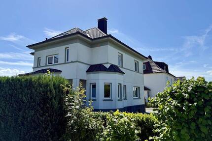 Fröndenberg-Dellwig: Exklusives Zweifamilienhaus - Naturverbundenes Wohnen nahe der Ruhr-Auen!