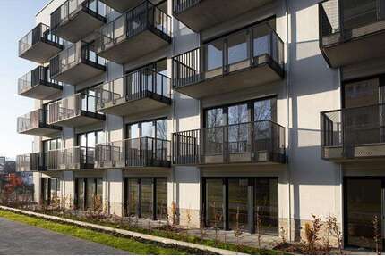 Wohnung zum Mieten in Berlin 1.169,58 € 82.89 m²