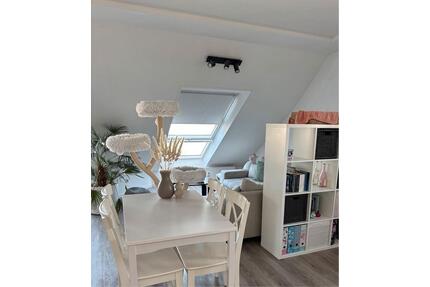 Helle 2-Zimmer Dachgeschosswohnung in Neu-Anspach